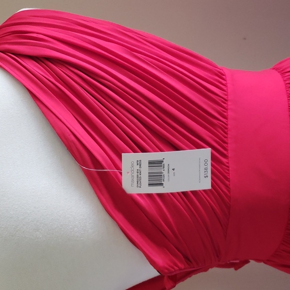 Pleated Rose Detail Dress - Picture 6 of 8